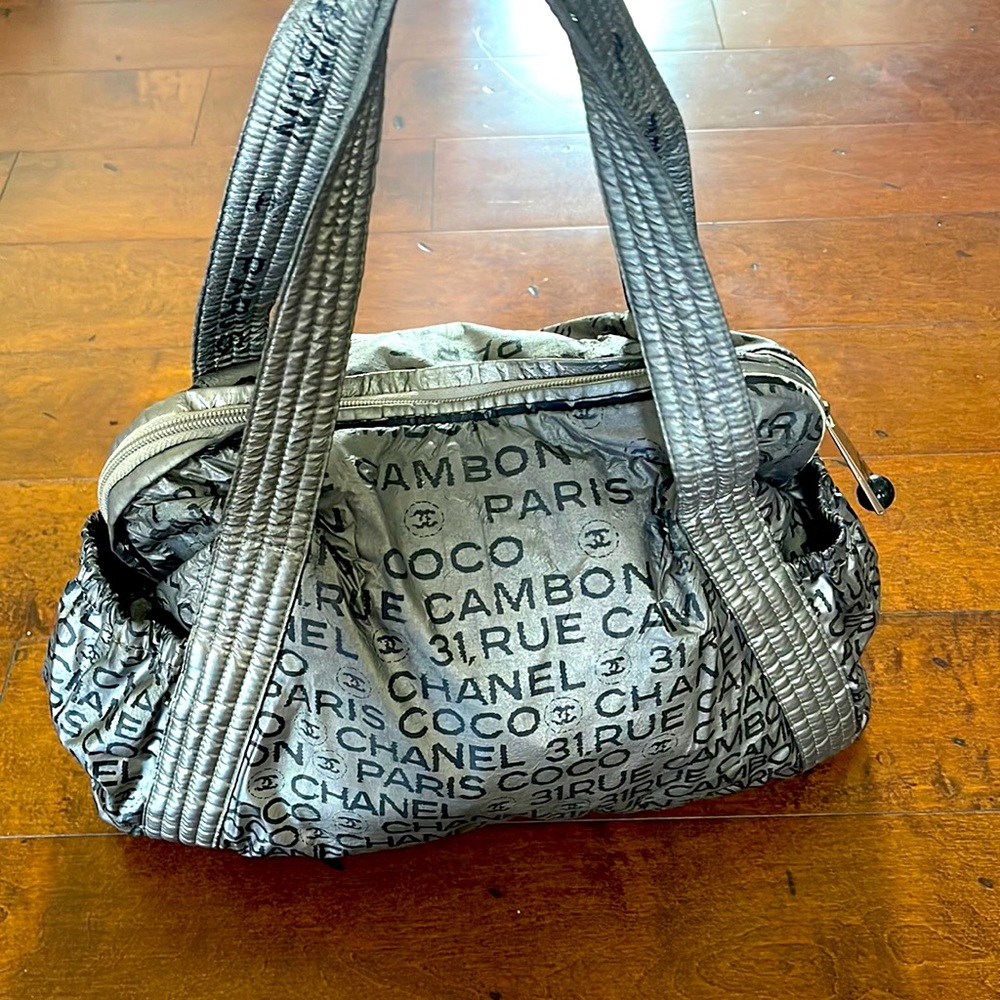 Chanel Rue Cambon 32 Silver Hobo Shoulder Bag         Chanel bag 🔥🔥🔥